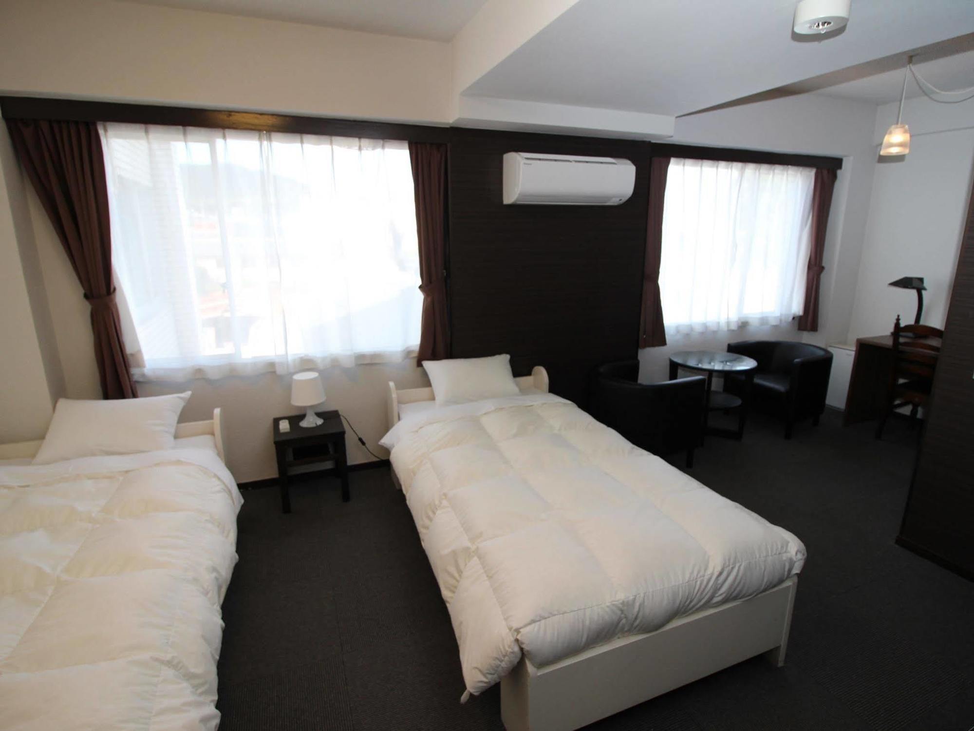 Hotel Chrysantheme Кіото Екстер'єр фото