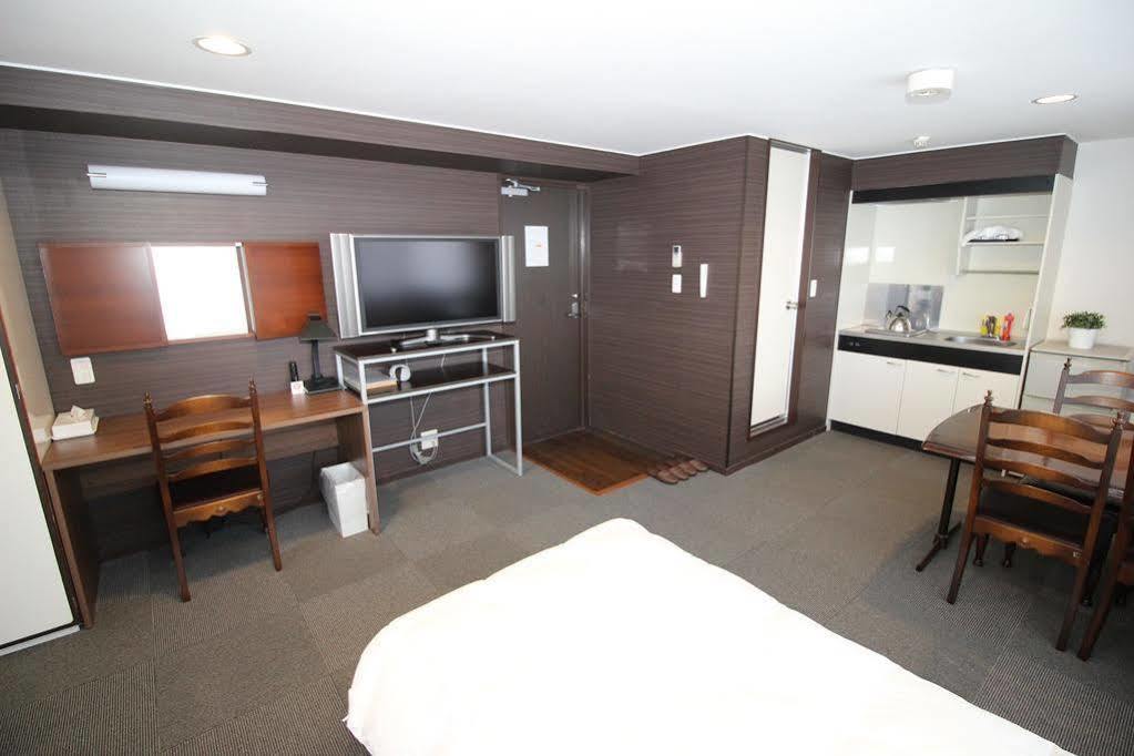 Hotel Chrysantheme Кіото Екстер'єр фото
